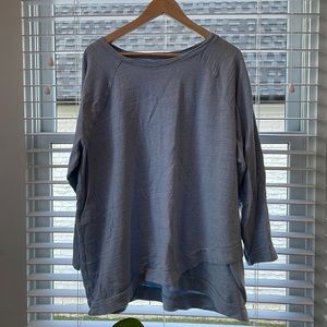 Long sleeve blue melange crossover sweatshirt from Loft. Sz 20/22